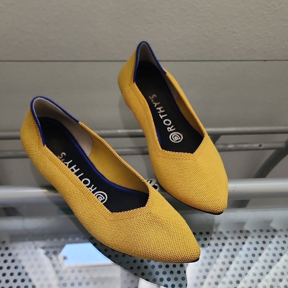 Rothy’s The Point flats in vibrant yellow knit — comfy, washable & eco-friendly - Picture 2 of 7